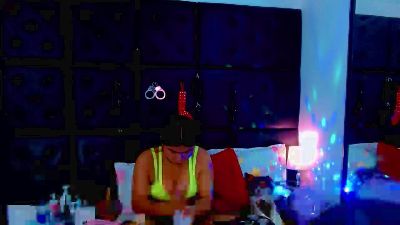 Isalombardi live cam on Cam4