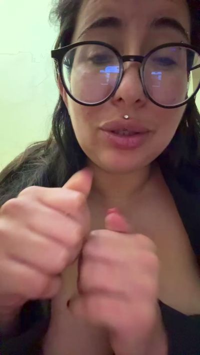 Isapekha live cam on Cam4