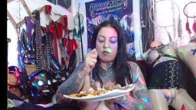 Ishtarxxx live cam on Cam4
