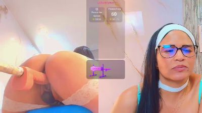 Isis_car0lina live cam on Cam4