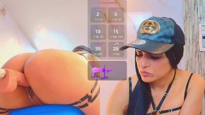 Isis_car0lina live cam on Cam4