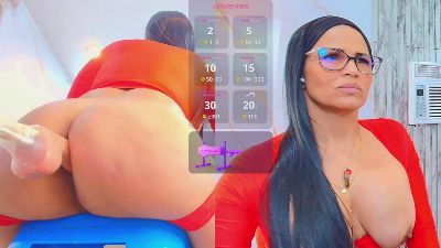 Isis_car0lina live cam on Cam4