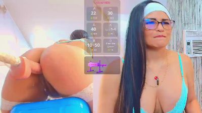 Isis_car0lina live cam on Cam4