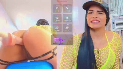 Isis_car0lina live cam on Cam4