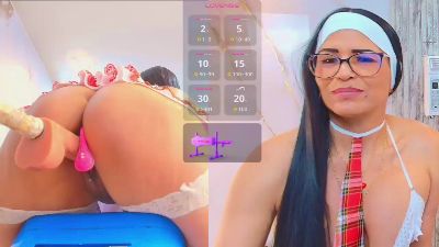 Isis_car0lina live cam on Cam4