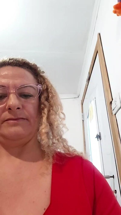 Isismilf live cam on Cam4