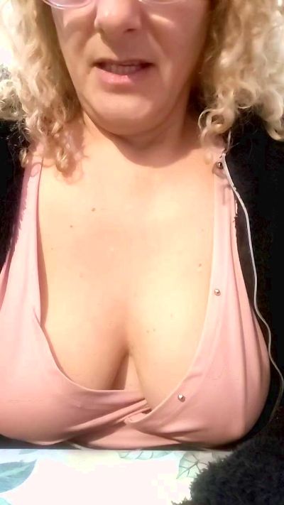 Isismilf live cam on Cam4