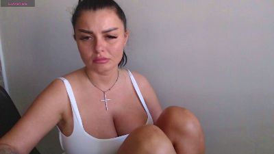 Issabella18 live cam on Cam4