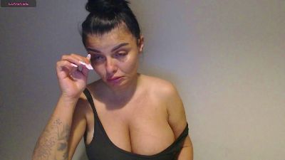 Issabella18 live cam on Cam4