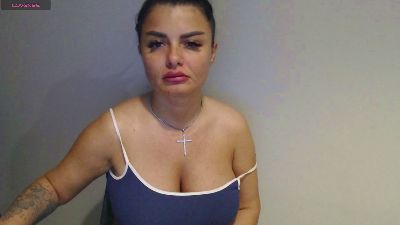 Issabella18 live cam on Cam4