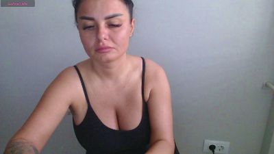 Issabella18 live cam on Cam4