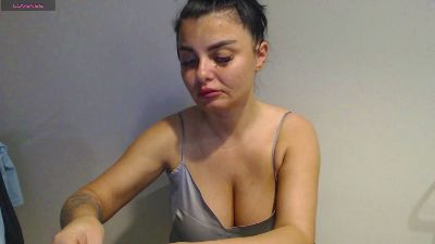 Issabella18 live cam on Cam4