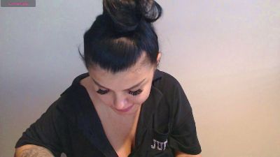 Issabella18 live cam on Cam4