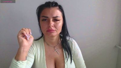 Issabella18 live cam on Cam4