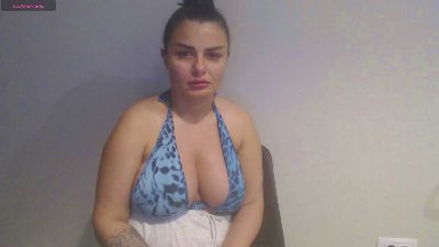 Issabella18 live cam on Cam4
