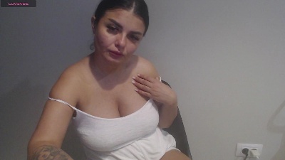 Issabella18 live cam on Cam4