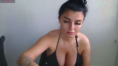 Issabella18 live cam on Cam4