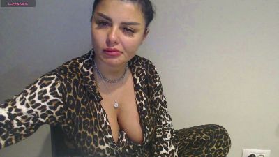 Issabella18 live cam on Cam4