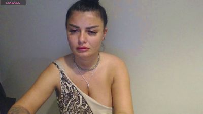 Issabella18 live cam on Cam4