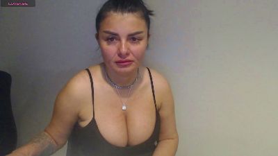 Issabella18 live cam on Cam4