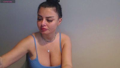 Issabella18 live cam on Cam4