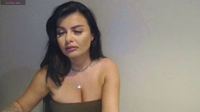 Issabella18 live cam on Cam4