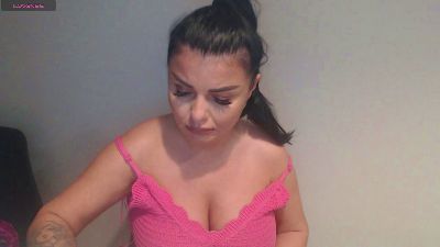 Issabella18 live cam on Cam4