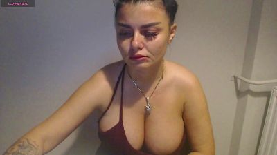 Issabella18 live cam on Cam4