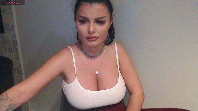 Issabella18 live cam on Cam4