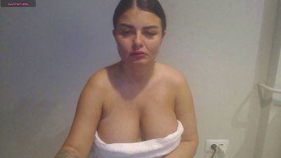 Issabella18 live cam on Cam4