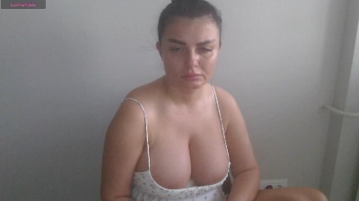 Issabella18 live cam on Cam4