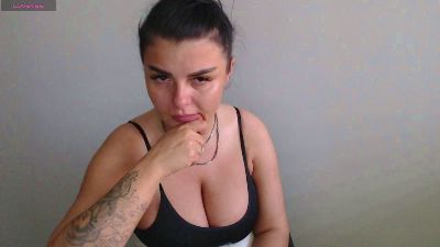 Issabella18 live cam on Cam4