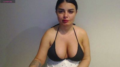 Issabella18 live cam on Cam4