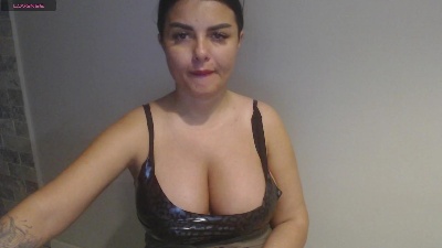 Issabella18 live cam on Cam4