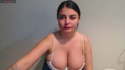Issabella18 live cam on Cam4