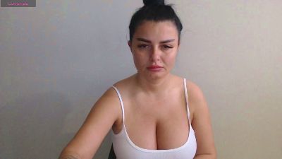 Issabella18 live cam on Cam4