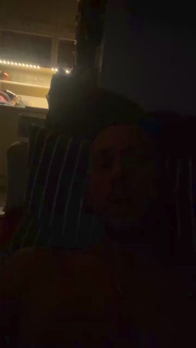 ItaDickyToy live cam on Cam4