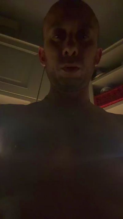 ItaDickyToy live cam on Cam4