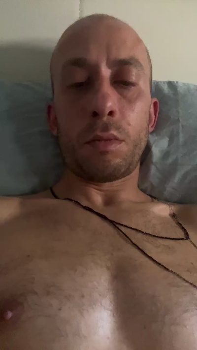 ItaDickyToy live cam on Cam4