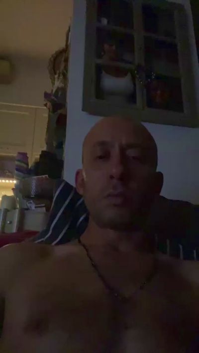 ItaDickyToy live cam on Cam4