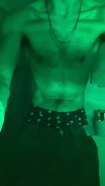 ItaDickyToy live cam on Cam4