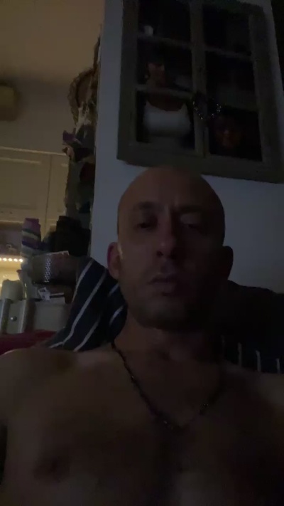 ItaDickyToy live cam on Cam4
