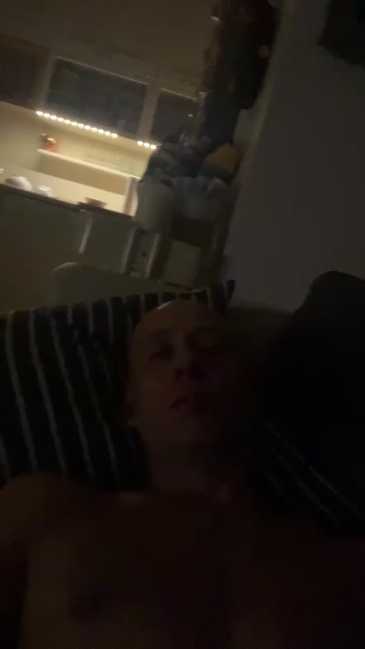 ItaDickyToy live cam on Cam4