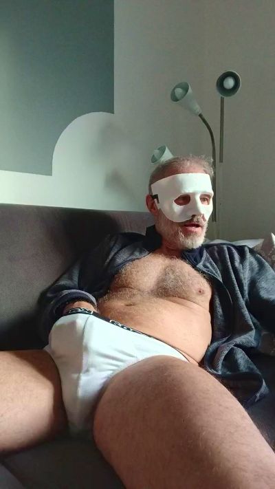 ItalSilverDaddy live cam on Cam4
