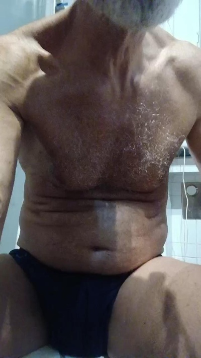 ItalSilverDaddy live cam on Cam4