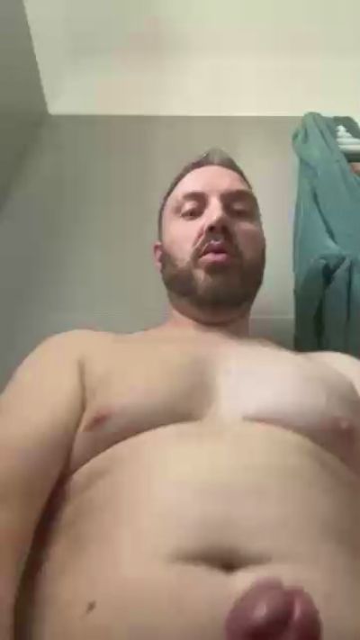 ItalianBear88 live cam on Cam4