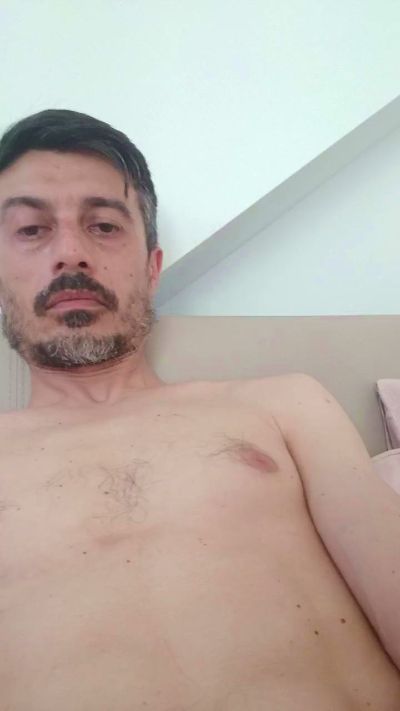 ItalianinLondon live cam on Cam4