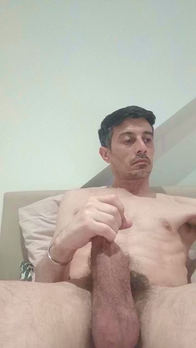 ItalianinLondon live cam on Cam4