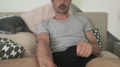 ItalianinLondon live cam on Cam4