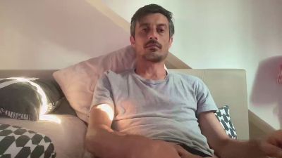 ItalianinLondon live cam on Cam4